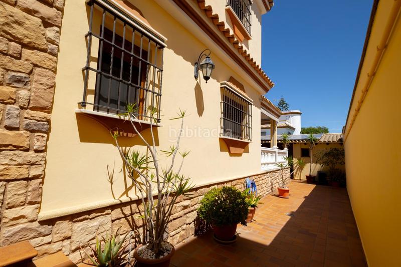 Foto 5b4adc03-0cbf-4af4-89f7-cd66ca66858d. Xalet amb calefacció aparcament piscina a La Laguna Chipiona