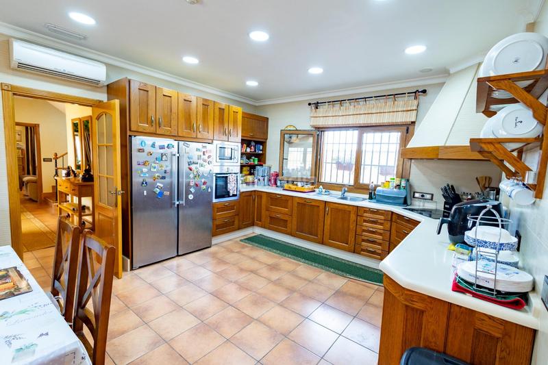 Foto 880dc01b-41cc-48c3-8310-86518b9ce61f. Xalet amb calefacció aparcament piscina a La Laguna Chipiona