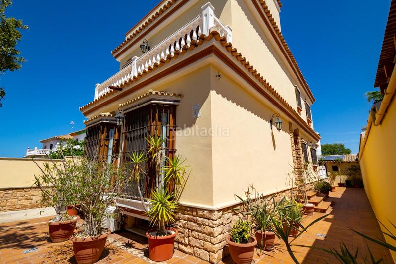 Foto b3b527e6-461e-4719-b87f-06e5410589e4. Xalet amb calefacció aparcament piscina a La Laguna Chipiona