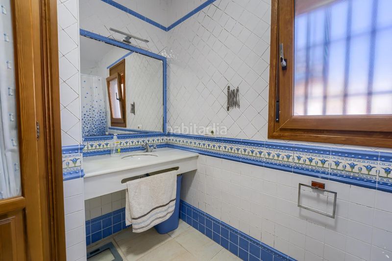 Foto 8ad34781-9521-421e-bb5d-b12ec71c85a1. Casa aparellada amb calefacció aparcament a Playa de la Regla Chipiona