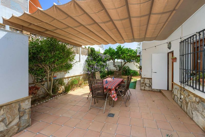 Foto 927b6e26-d6cd-4c6b-993a-9314b4f48962. Casa aparellada amb calefacció aparcament a Playa de la Regla Chipiona