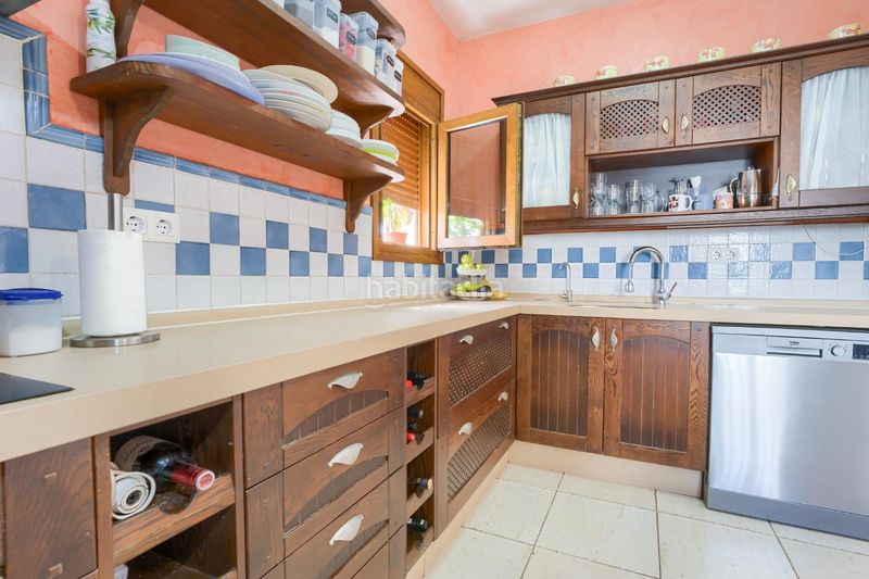Foto a86859cf-3ee9-4b70-82c6-da52cc803363. Casa aparellada amb calefacció aparcament a Playa de la Regla Chipiona