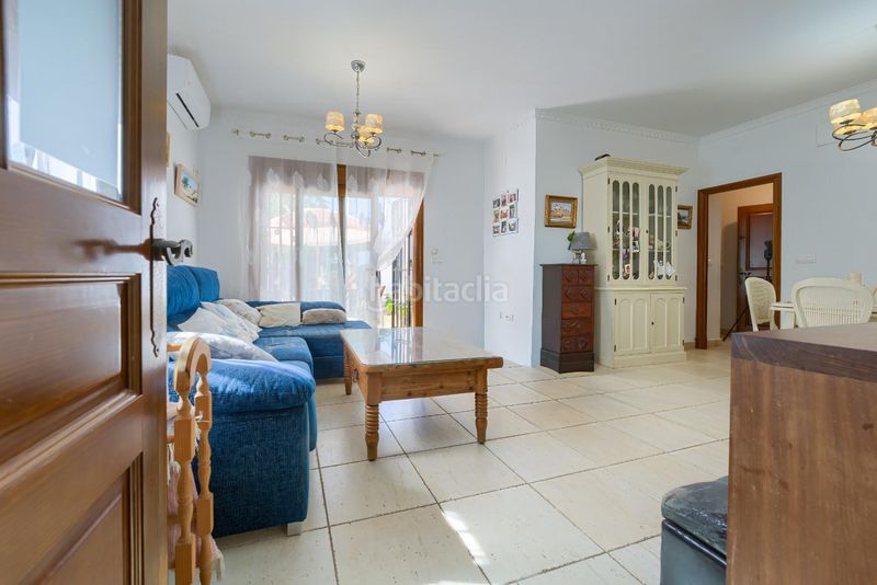 Foto b6aef61e-3b88-439c-b514-27773563772a. Casa aparellada amb calefacció aparcament a Playa de la Regla Chipiona