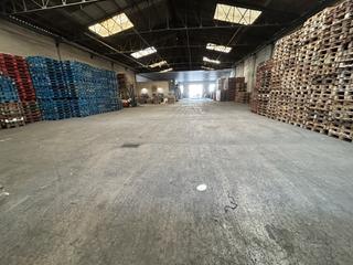 Nave industrial en Santa Cristina - San Rafael