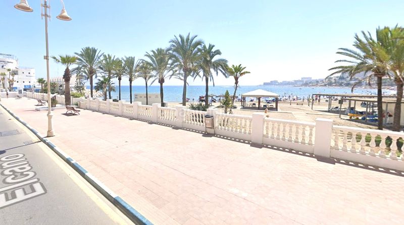Foto 2908a088-9b5b-4940-8249-c4e59ee4b540. Xalet amb xemeneia calefacció aparcament piscina a Torremolinos