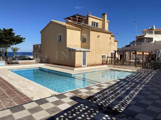 Chalet in Poligono monteblanco 2. Espectacular chalet a la venta – km 3 – la manga