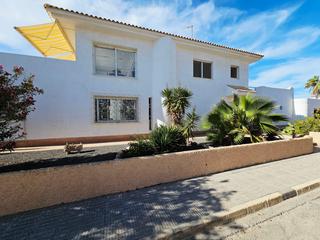 Chalet à Polígono y 23. Chalet a la venta – polígono y – la manga