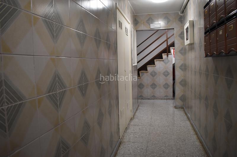 Foto dbebfe17-31fa-4fd9-818f-7d272c934471. Piso en passatge de caralt 11 piso en venta en zona tranquila y bien comunicada | 80 m² | 2 habitaciones | balcón privado en Santa Coloma de Gramenet