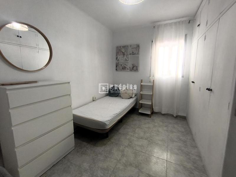 Foto 3a1f0798-a36b-4f70-9502-8042405847e5. Alquiler piso alquiler estudiantes septiembre en Los Remedios Sevilla