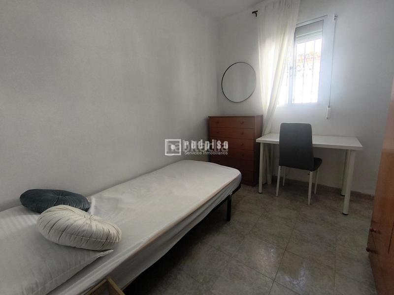 Foto a6a23d6c-5cad-4e06-b637-3821f2147f44. Alquiler piso alquiler estudiantes septiembre en Los Remedios Sevilla