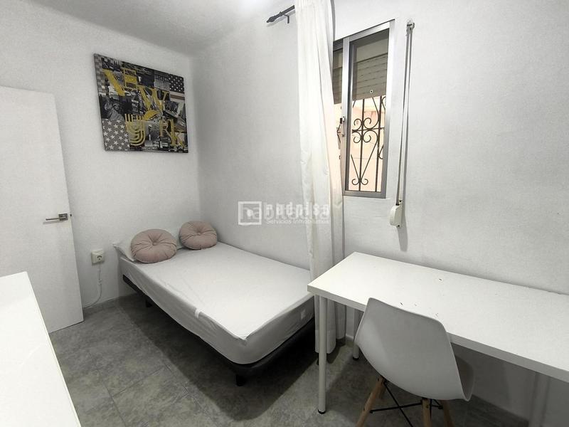 Foto ed57a928-0ae9-47cf-9361-45cce752d916. Alquiler piso alquiler estudiantes septiembre en Los Remedios Sevilla