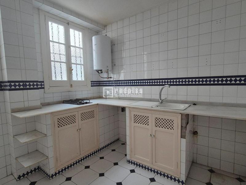 Foto 1a7b1cc9-2a52-4ee5-9e74-b1512438ee88. Flat with terrace in Los Remedios Sevilla