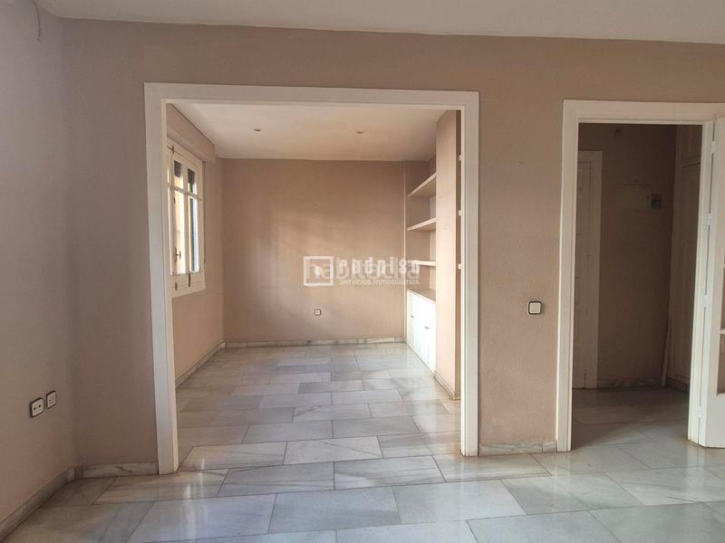 Foto 24052745-297b-4e93-9c51-7bb1fc8ad859. Flat with terrace in Los Remedios Sevilla