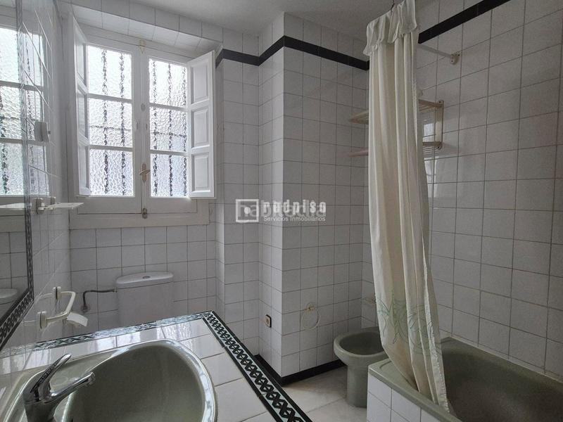 Foto 65ae8d3d-4378-4ff6-8d31-65aa70738c9b. Flat with terrace in Los Remedios Sevilla