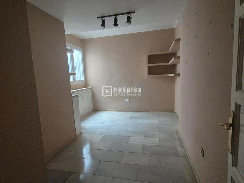 Foto bc3d20b4-9ea9-4d51-bd35-fb6aa10adfe2. Flat with terrace in Los Remedios Sevilla