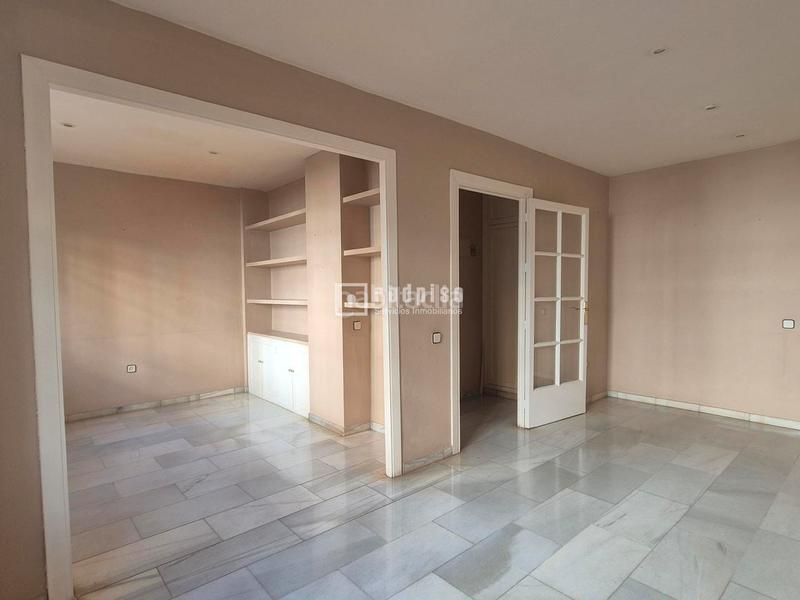 Foto c06f7c40-f3e8-47ad-aba2-04ff4bcee628. Flat with terrace in Los Remedios Sevilla