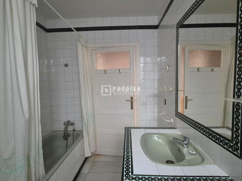 Foto ef96b560-8ce0-4e48-b2e6-d101b6eaf5cf. Flat with terrace in Los Remedios Sevilla