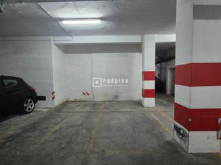 Aparcament cotxe a Los Remedios. Plaza de garaje en los remedios