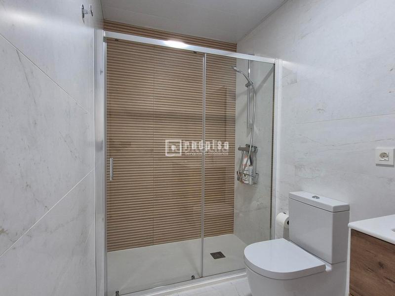 Foto 306eec9e-6b9e-4d4a-8a57-769d7182af2d. Affitto appartamento con riscaldamento parcheggio piscina in Sevilla