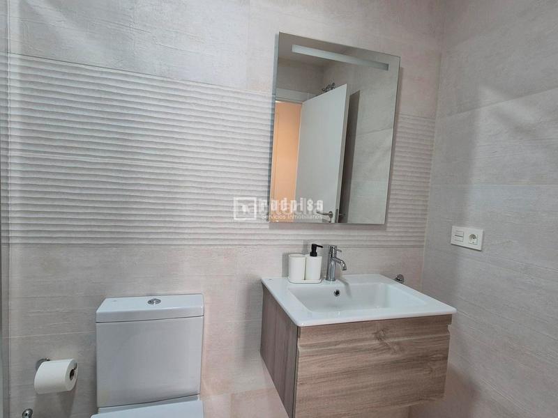 Foto 5f931ee8-e4a2-45b0-ade5-683bacd8b5db. Affitto appartamento con riscaldamento parcheggio piscina in Sevilla