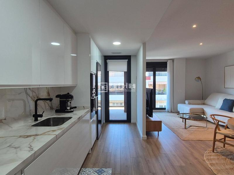 Foto 48dc5f8d-c6a2-4c4f-b4d6-0da7256cbe16. Location appartement avec chauffage parking piscine dans Sevilla