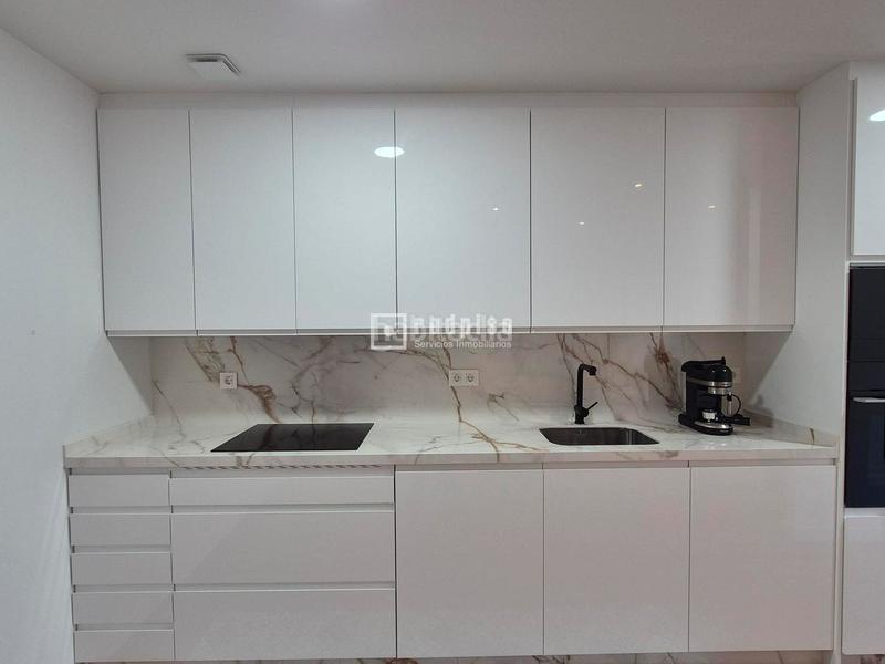 Foto 6aa62e4a-2bb4-4975-b9c2-f464cdfff173. Location appartement avec chauffage parking piscine dans Sevilla