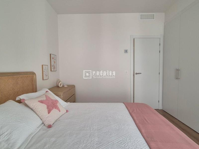 Foto 8af68529-2a0e-4b5a-9278-74e9b770cde1. Location appartement avec chauffage parking piscine dans Sevilla