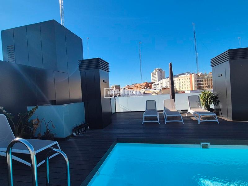 Foto ca84ffd4-e691-42cd-9e47-f60b935f5e21. Location appartement avec chauffage parking piscine dans Sevilla