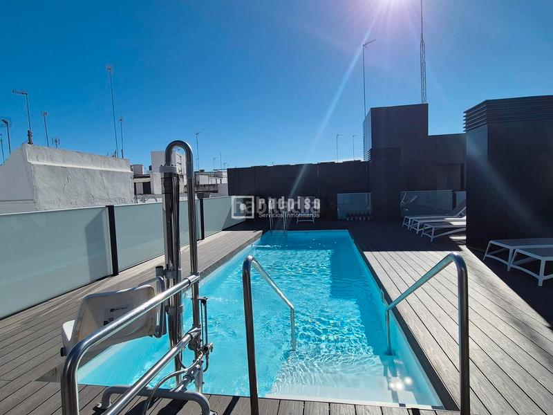 Foto cbcfa6f9-eb86-4f28-9563-796da9b91de7. Location appartement avec chauffage parking piscine dans Sevilla