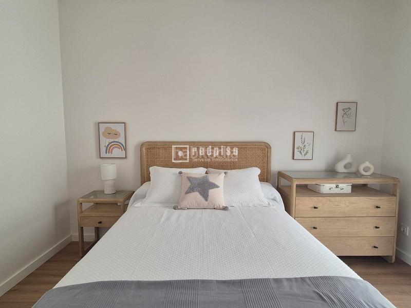 Foto ebda5fad-2197-4b9e-a403-8410c803b773. Location appartement avec chauffage parking piscine dans Sevilla