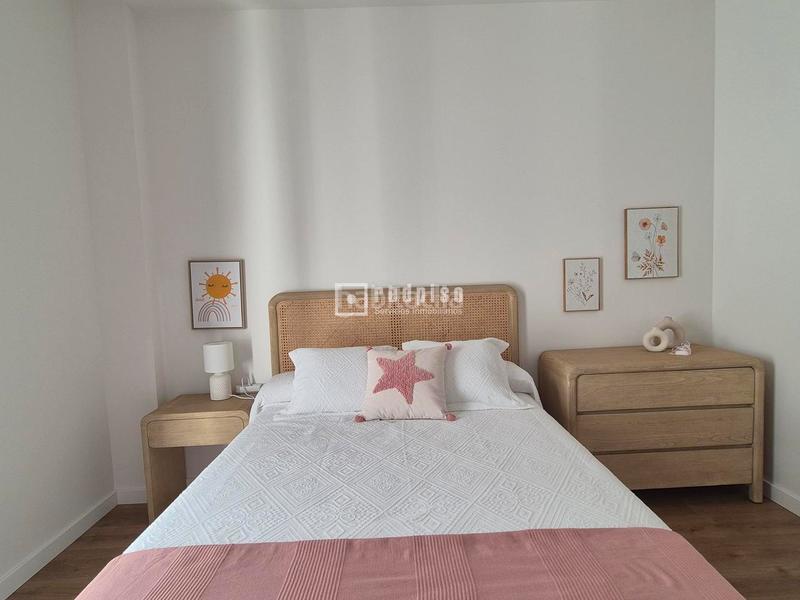 Foto f49eaea4-3250-42bf-8590-dff53bf09198. Location appartement avec chauffage parking piscine dans Sevilla