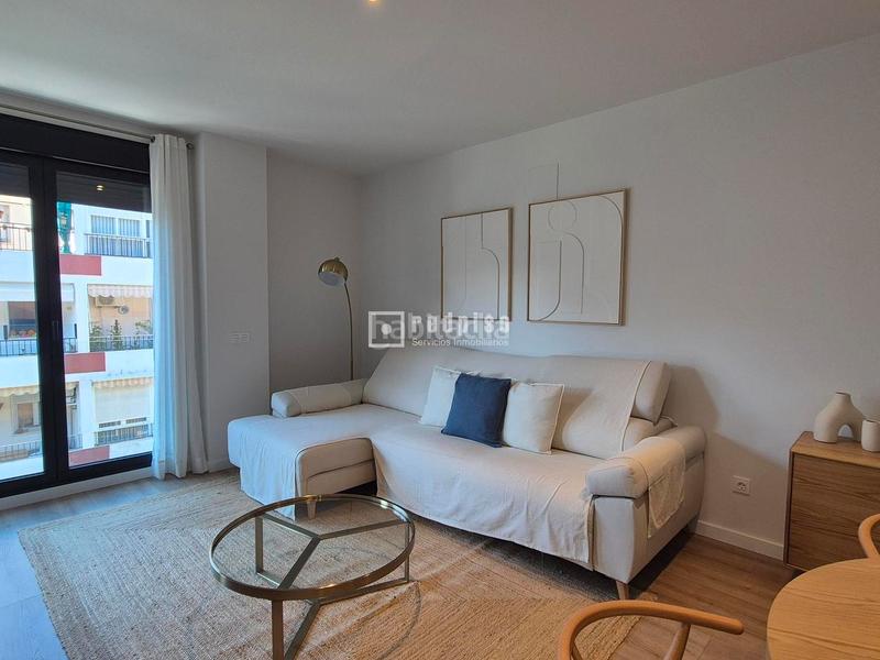 Foto 2acf7f8d-73ee-4667-a62b-b12c48f9a558. Miete etagenwohnung mit heizung parking pool in Los Remedios Sevilla