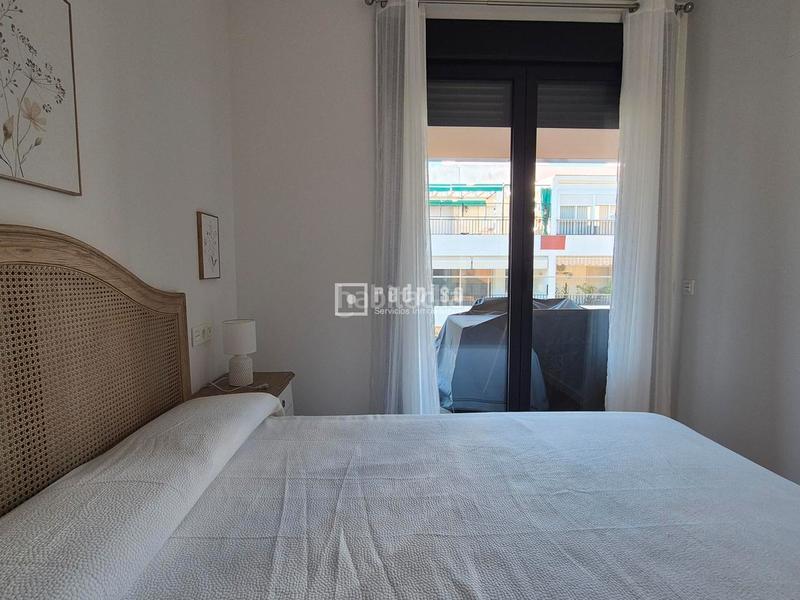 Foto b26e20ec-6d37-4a36-8602-4426bf55a45f. Miete etagenwohnung mit heizung parking pool in Los Remedios Sevilla