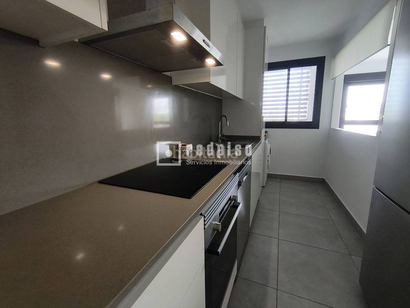 Foto 304bbe74-0c3e-44f8-8eb1-c0eec822bfd3. Lloguer pis amb calefacció aparcament piscina a zona nueva Camas - marcelino camacho Camas