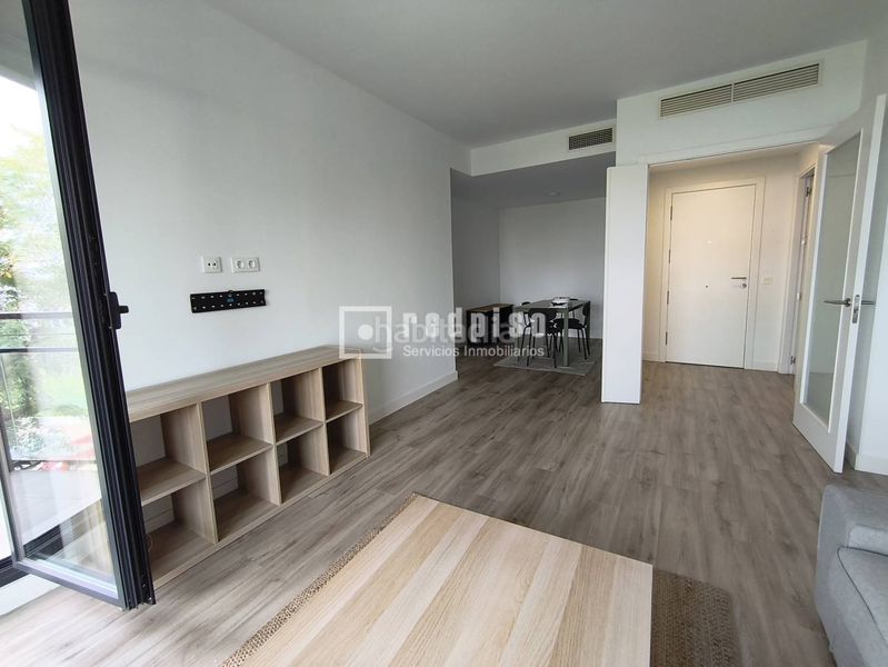 Foto 393080b3-b27a-4854-b5d0-c5da4c41e87a. Lloguer pis amb calefacció aparcament piscina a zona nueva Camas - marcelino camacho Camas