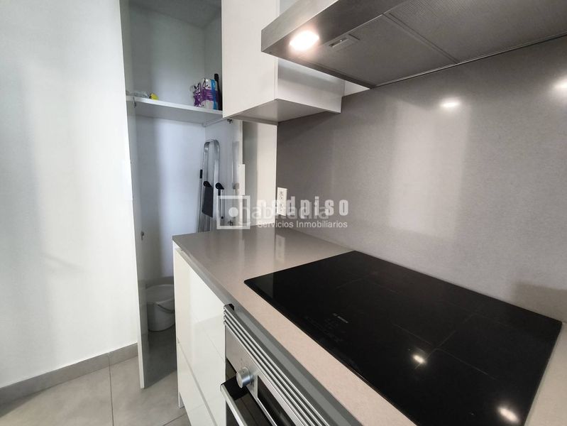 Foto 3a3c39c1-804c-4a7a-bc72-002a3efe4d79. Lloguer pis amb calefacció aparcament piscina a zona nueva Camas - marcelino camacho Camas