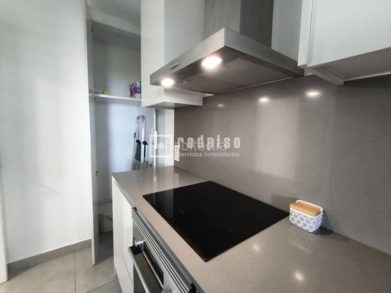 Foto 761ec1e0-4d26-4456-accb-a7b9c6f21e48. Lloguer pis amb calefacció aparcament piscina a zona nueva Camas - marcelino camacho Camas