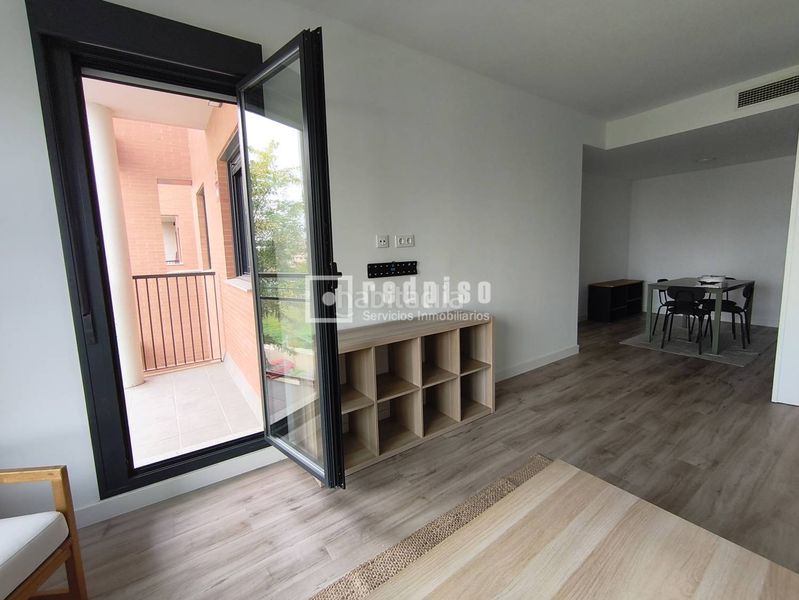 Foto c5a0eba5-af96-4b44-87e4-a27b3381686c. Lloguer pis amb calefacció aparcament piscina a zona nueva Camas - marcelino camacho Camas