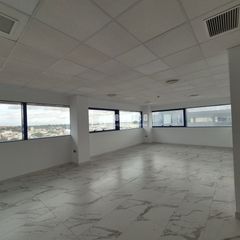 Oficina  Apía. Oficina en edificio ágora  sevilla este ideal inversiones