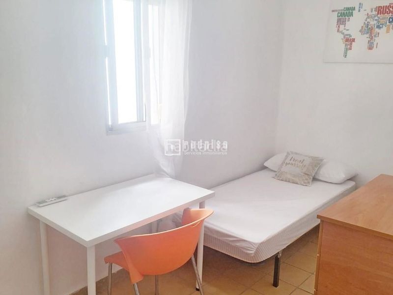 Foto 160a75f3-69ef-4ca3-b236-d8fd7addb1f7. Rent flat in Los Remedios Sevilla