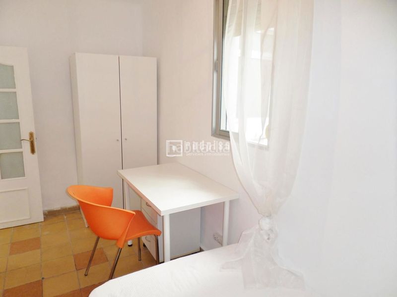 Foto 62ca0cd5-3ae7-41fd-b870-994e94398295. Rent flat in Los Remedios Sevilla