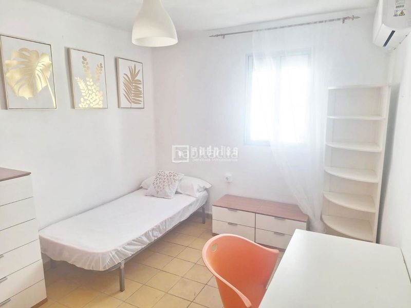 Foto f06e122f-f216-4d44-8a29-64e041ab7e31. Rent flat in Los Remedios Sevilla