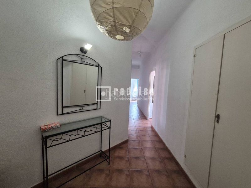 Foto 0d2498b4-c739-4c05-8a51-bffc76588d99. Piso en Los Remedios Sevilla