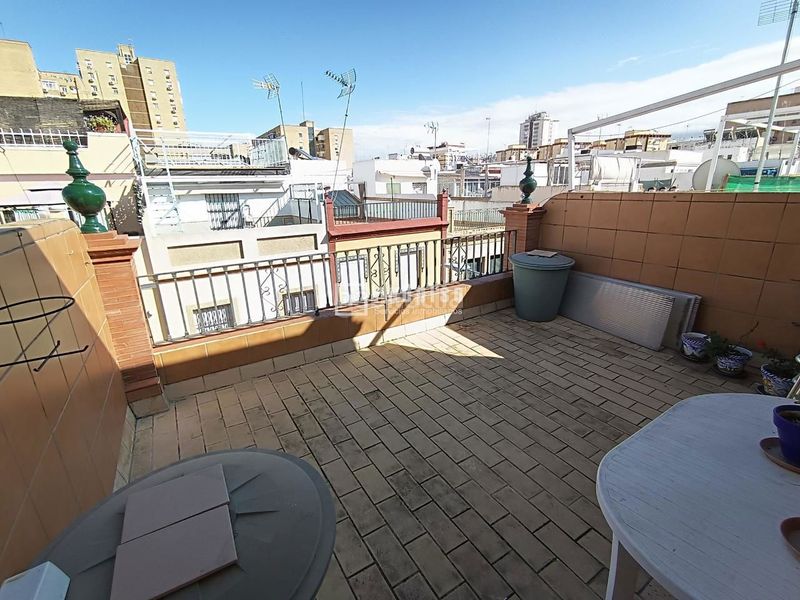Foto 0d7c7014-216d-48df-9bb3-13993380a733. Casa amb aparcament a Triana Este Sevilla