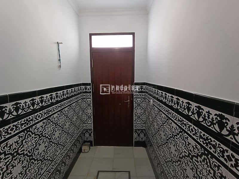 Foto 6d988498-2cfd-4fee-a6d5-8194ef0972ba. Casa amb aparcament a Triana Este Sevilla