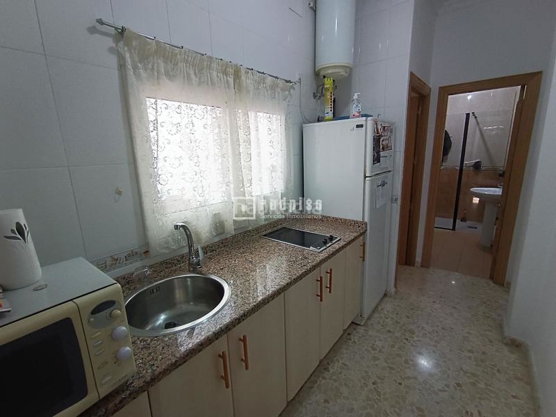 Foto 86a68141-9a8a-4e18-bef9-83ca8cba55d6. Casa amb aparcament a Triana Este Sevilla