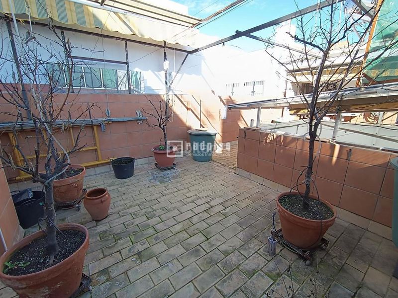 Foto b965c203-338d-4ecf-a048-2c4759e1f194. Casa amb aparcament a Triana Este Sevilla