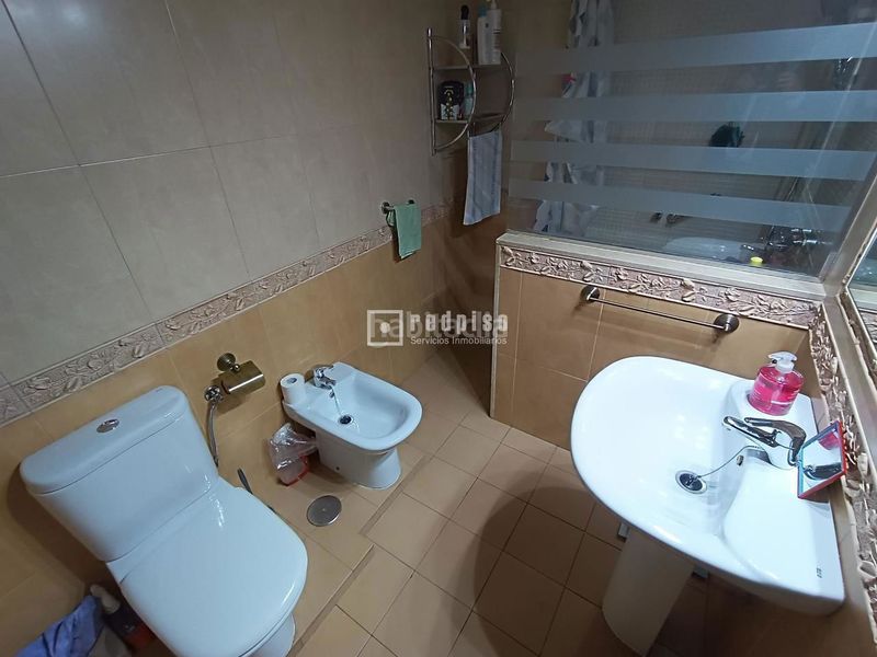 Foto c495014c-956b-4f42-a348-da6b34f26be9. Casa amb aparcament a Triana Este Sevilla