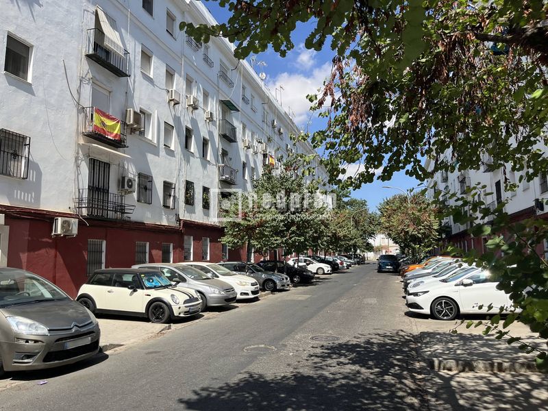 Foto 9f6fcf71-b3f0-41ed-97b2-2ffc4b8868f1. Lloguer pis amb calefacció a El Tardón - El Carmen Sevilla
