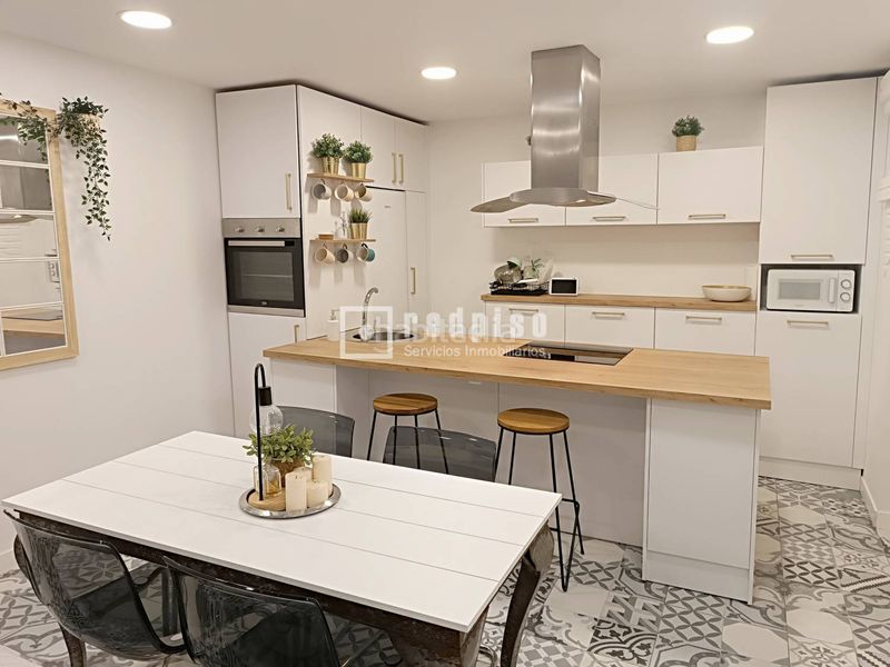 Foto 6bd540a8-5646-426f-b8e9-7eac6c1d03b9. Pis a Triana Este Sevilla